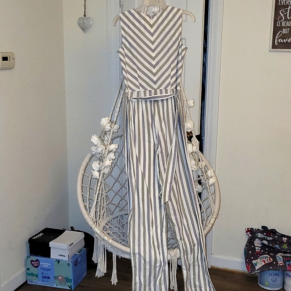 Tommy Hilfiger Grey and White striped spring time romper. Like New!! - Picture 2 of 7